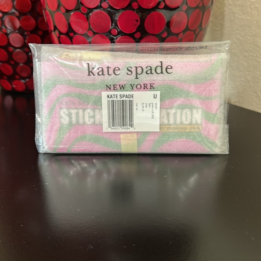 NWT Kate Spade Bubble Gum Sticky Situation Slim Card Holder Leather Novelty - Picture 5 of 10